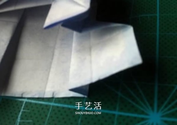 Naoyuki Tanitas origami tutorial, illustrations of how to fold a cute tissue box