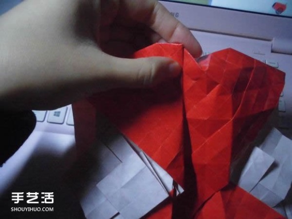 Kissing Fish Origami Illustration of the Super Complex Heart Folding Process