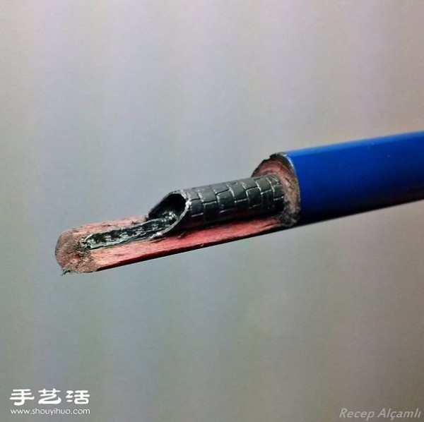 Shocking pencil lead carving. Do you want to try DIY too? 