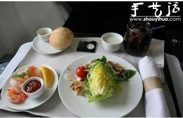 Photos of first-class meals on airlines around the world