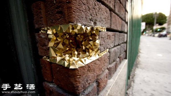 Action to save city appearance: DIY paper crystals to repair broken bricks and tiles