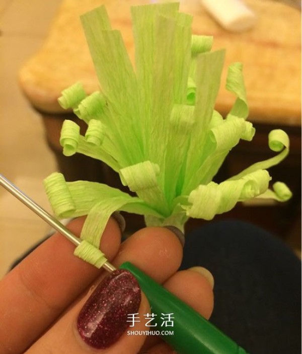 How to make chrysanthemums with crepe paper and make chrysanthemums from crepe paper for Double Ninth Festival