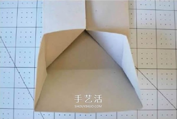 How to fold a paper shirt with a simple illustration of how to fold a cute little shirt