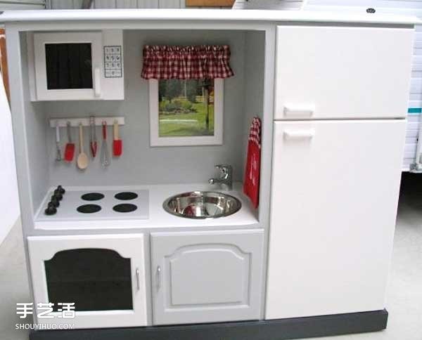 An illustrated tutorial on how to DIY an old TV cabinet to transform a childrens toy kitchen