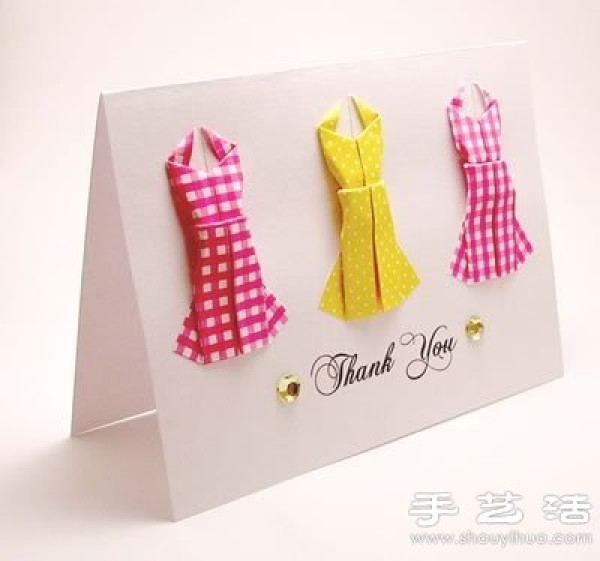 An illustrated tutorial on how to make a dress greeting card for your mother