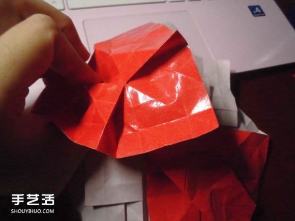 Kissing Fish Origami Illustration of the Super Complex Heart Folding Process