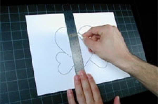 How to make simple love cards and make homemade three-dimensional love cards with illustrations