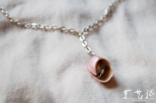 DIY handmade pistachio shell necklace tutorial