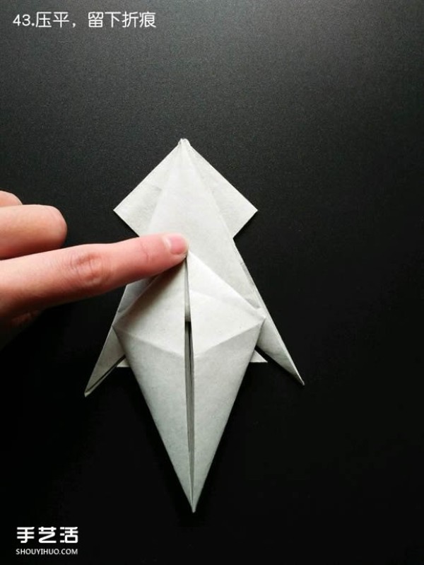 Super complex origami shark illustration, detailed steps for folding a three-dimensional shark