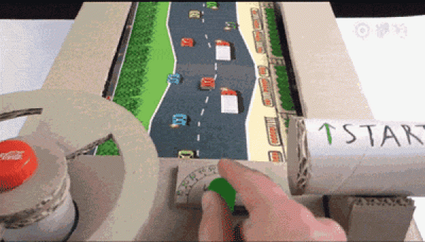 A racing game console made of cardboard can really run! 