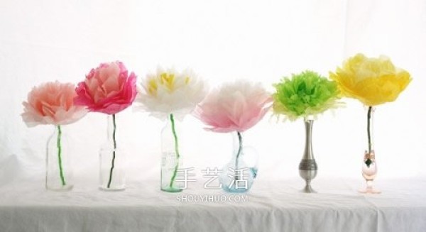 Illustration of how to make simple and beautiful handmade crepe paper flowers