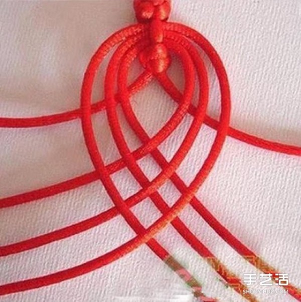 Chinese style red rope bracelet weaving tutorial, illustrated method of weaving a red rope bracelet