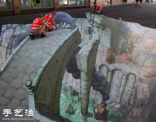 Interesting three-dimensional street graffiti works to appreciate