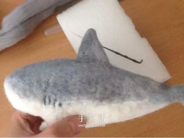 Wool felt shark key bag DIY wool felt key bag making method