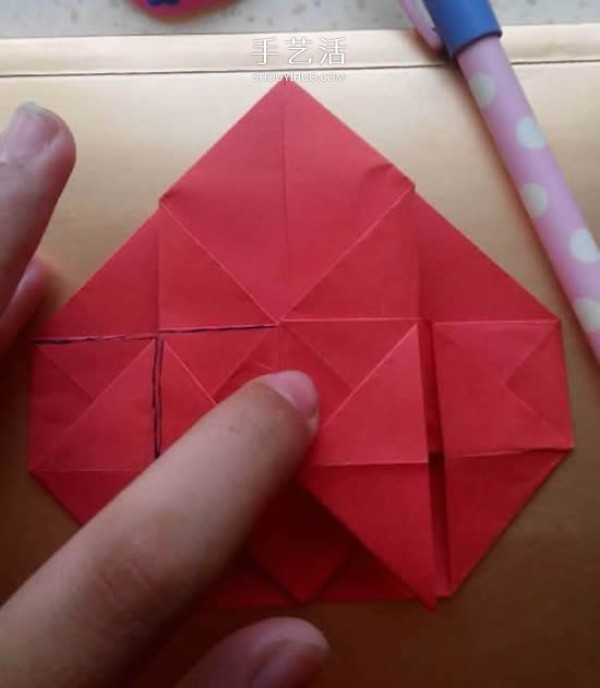 Childrens simple origami box tutorial: Illustration of the folding method of a tripod-shaped paper box