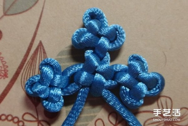 Illustration of the most basic sorrel knot and its combination of Ruyi knots