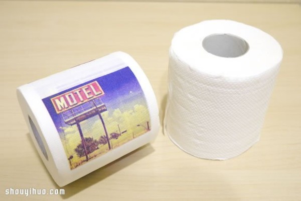 The product design of Lalide toilet paper holder that imitates Polaroid