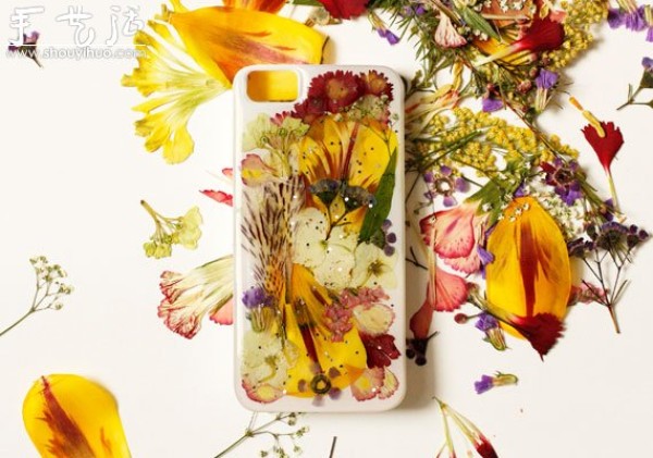 Tutorial on flattening flowers to decorate mobile phone cases