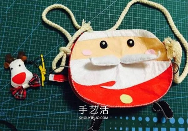 How to make a Santa bag with a non-woven fabric and a cartoon Christmas bag