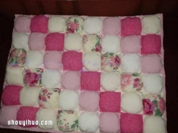 Use rag scraps to make a very protective crib and storage basket