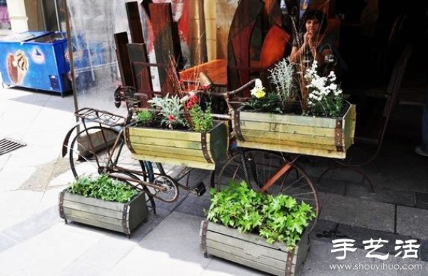 Abandoned bicycles turned into treasures, handmade DIY household products