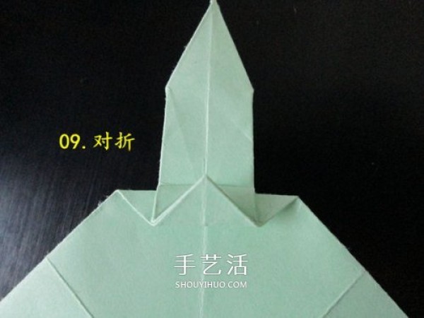 Handmade origami tank illustrated tutorial with detailed steps on how to fold a tank