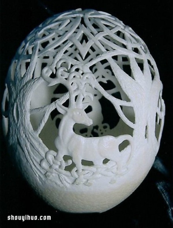 Appreciation of the exquisite hand-made egg carving art works