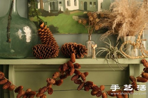 Pine nuts turn waste into treasure DIY beautiful holiday decorations