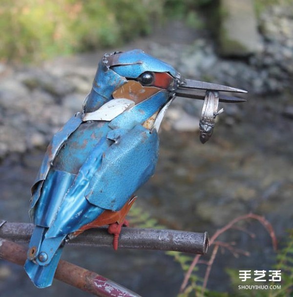 Turn scrap metal into treasure to DIY kingfishers, blue butterflies, magpies and other animals