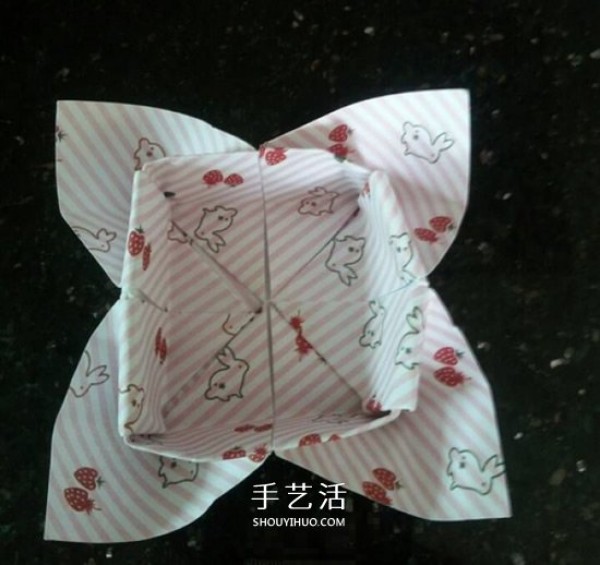 How to fold a special paper box and how to fold a four-leaf clover box