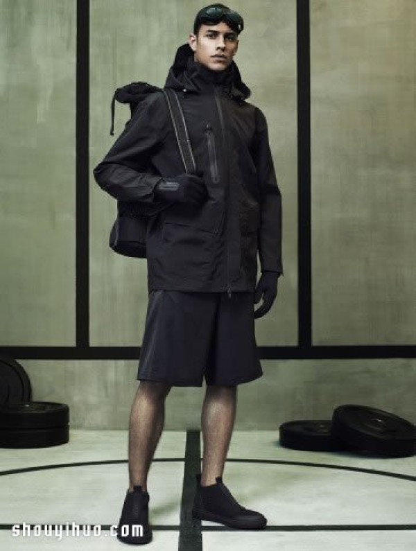 Alexander Wang and H&M minimalist street sports items