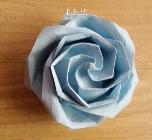 Illustration of the Kawasaki rose folding method for the rolled core, detailed Kawasaki rose folding method for the rolled core