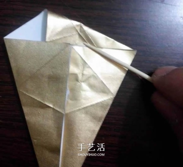 Using cigarette box paper waste and making origami three-dimensional owl illustration step-by-step