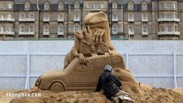 Hollywood movie themed sand sculptures to feel the artistic charm of sand