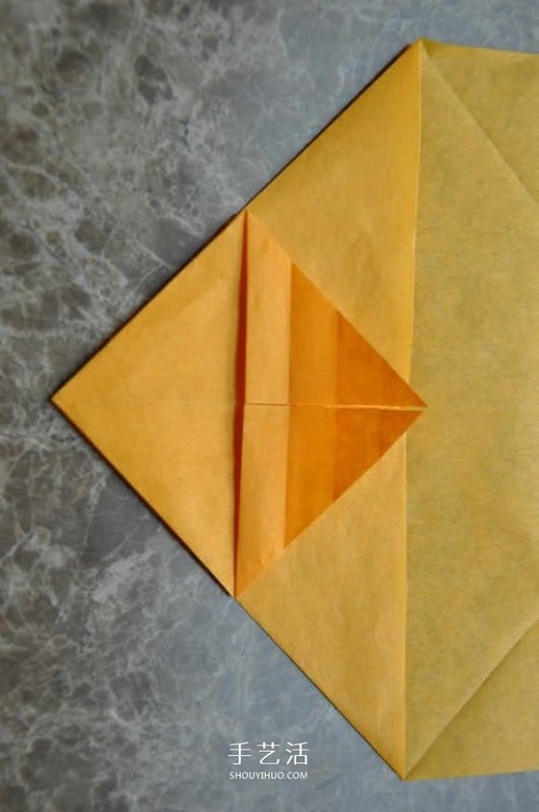 Steps to make origami big yellow duck, illustrations of how to fold a yellow duck