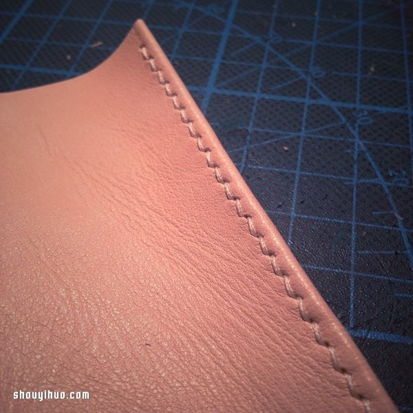 A super detailed step-by-step illustrated tutorial on how to make a BV woven bag