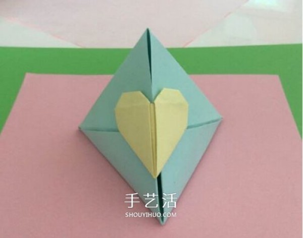 How to fold a simple triangular paper box, origami a paper box with a love lock