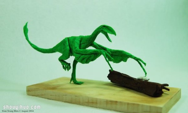 Origami dinosaur works by Vietnamese origami artist Adam Tram