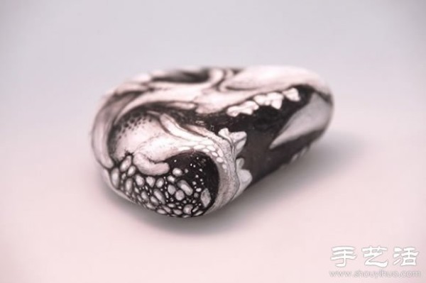 Animal bones, DIY fantasy hand-painting on stones