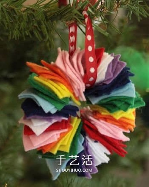 The simplest DIY fabric Christmas wreath DIY to make colorful Christmas wreaths from non-woven fabrics