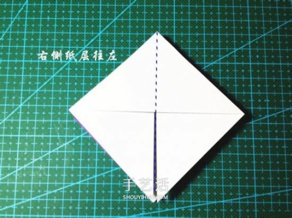 Illustration of how to fold a three-dimensional car, how to fold a hand-made origami car