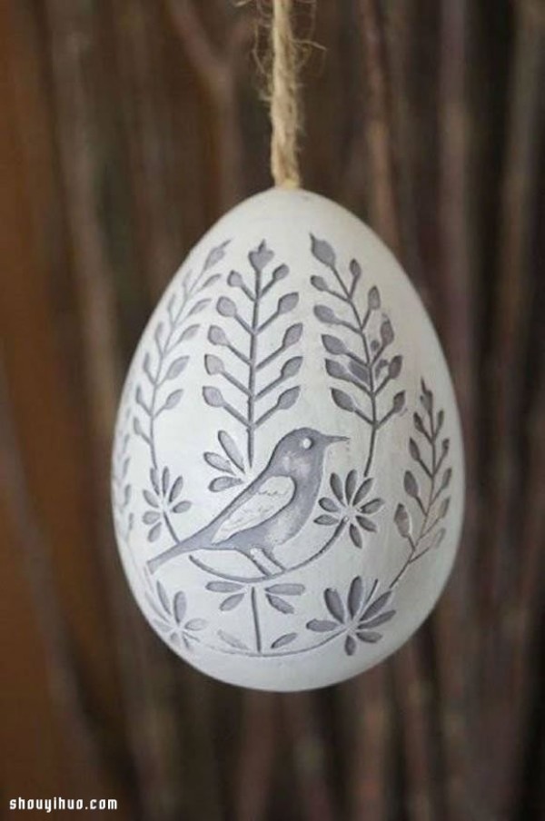 Beautiful hand-painted and carved DIY handmade art of egg shells