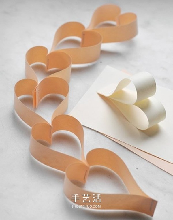 How to make handmade heart-shaped garlands with cardboard and illustrations of making love decorations