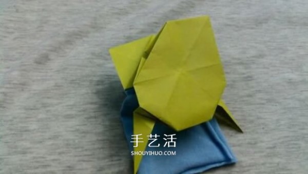 Three-dimensional frog origami step-by-step diagram, complicated methods and pictures of folding a frog