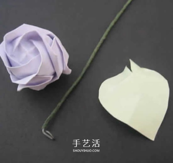 Illustrations of folding handmade roses and super-detailed origami rose step-by-step pictures