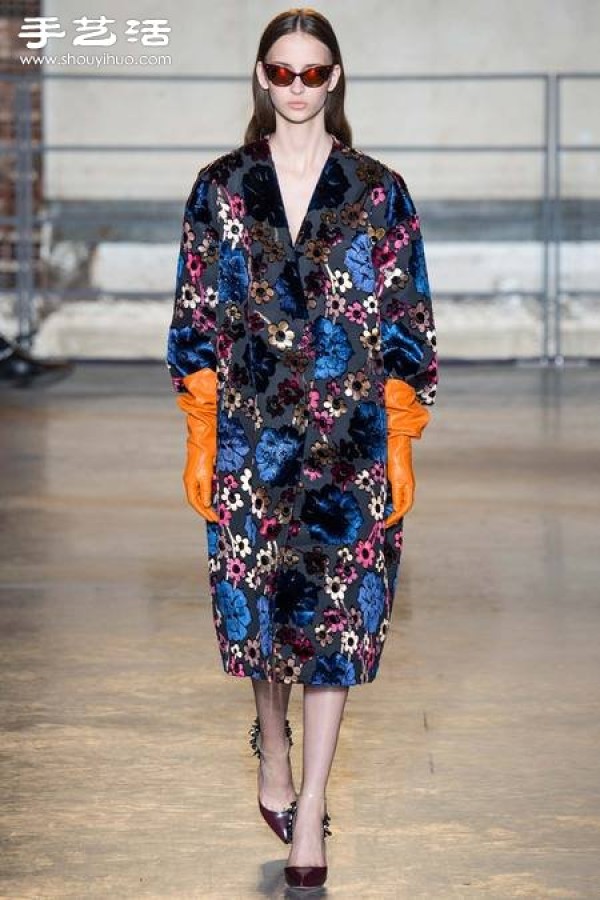 The 2014 autumn and winter clothing series breaks the dullness of autumn and winter, and a hundred flowers bloom