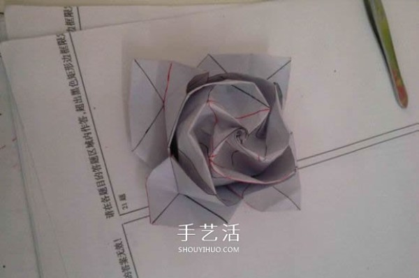 Step-by-step diagram of how to fold a Rothbard rose, origami Fukuyama