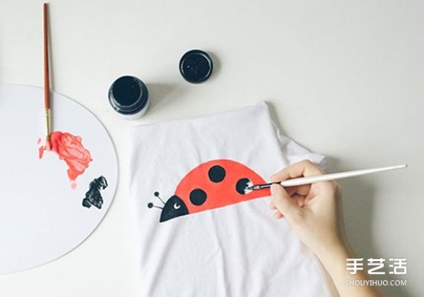 Moms hand-painted T-shirt DIY, a loving gift for her lovely son