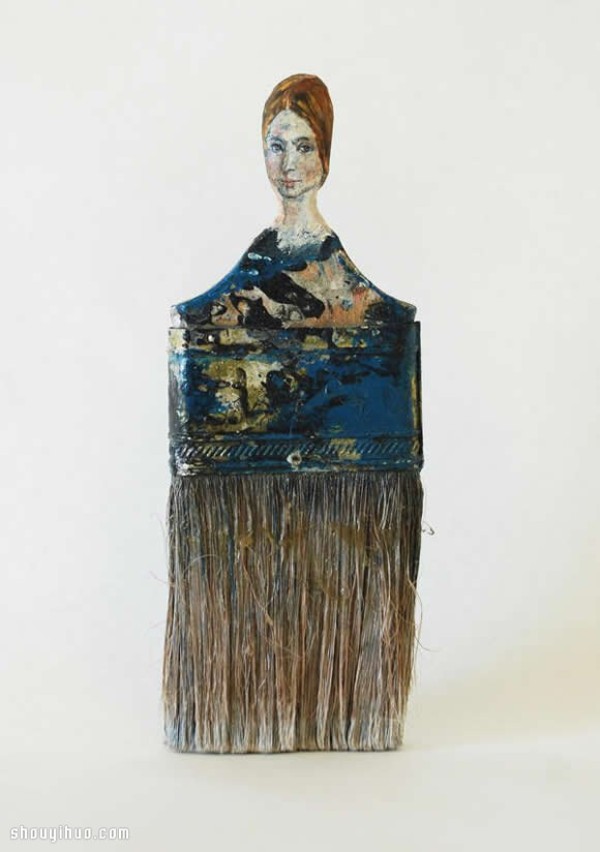 Waste paint brushes turned into treasures carved into characters from world-famous paintings