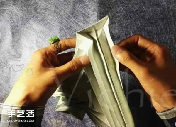 Sansheng Rose Origami Illustration: Fold Three Roses from One Piece of Paper